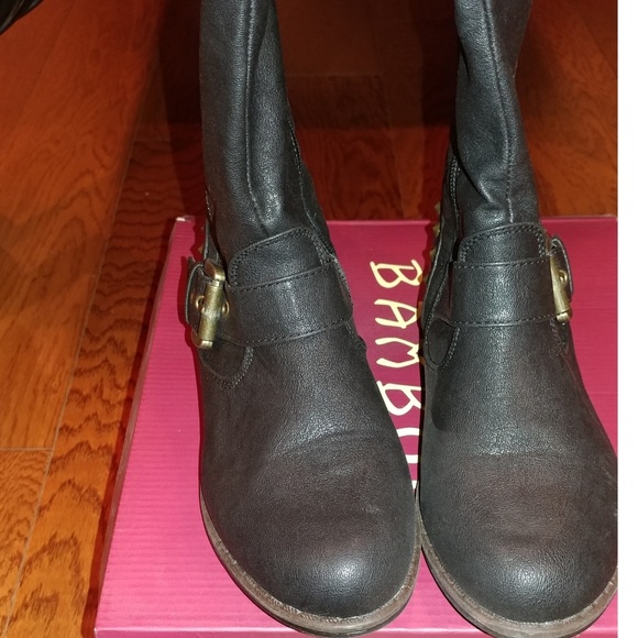 Boots - Picture 3 of 6